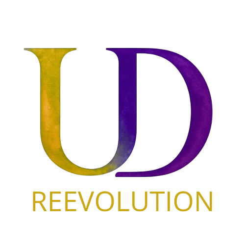 logo reevolution letras dorado y purpura