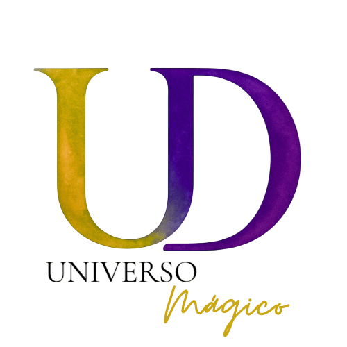 Logo tienda Universo mágico de Úrsula Dulcinea en dorado y púrpura
